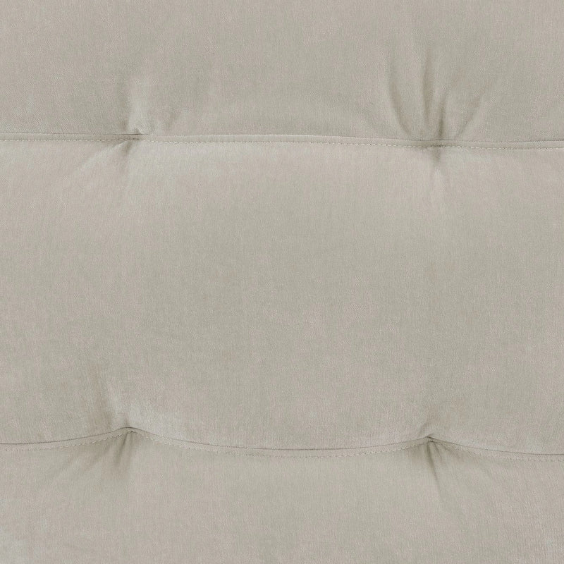 Dominick Chaise in Amigo