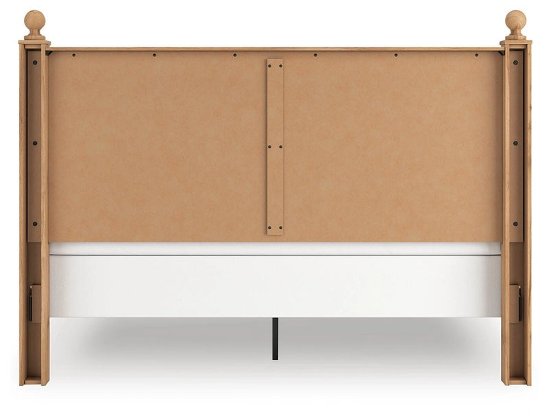 Galletyn Panel Bed