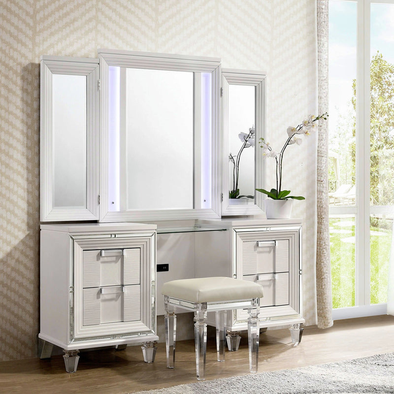 Twenty Nine 3PC Dressing Set in White