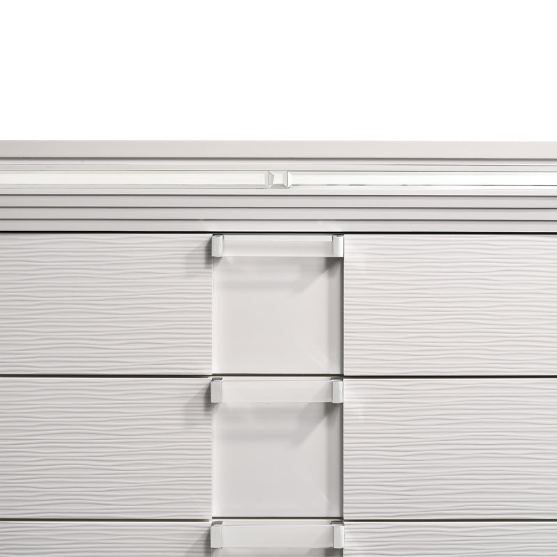 Twenty Nine Chest White