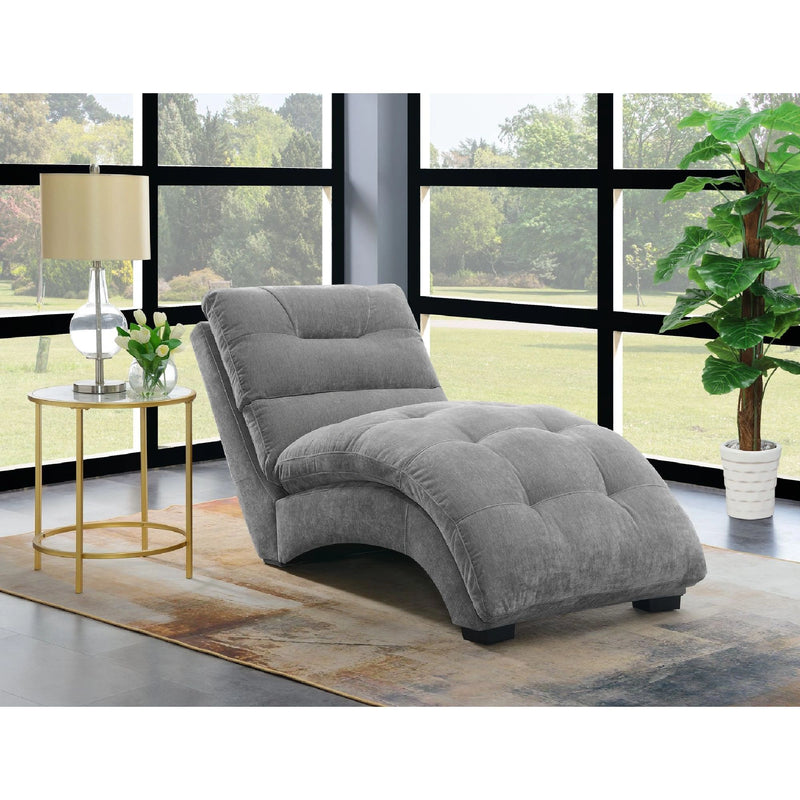 Dominick Chaise in Amigo