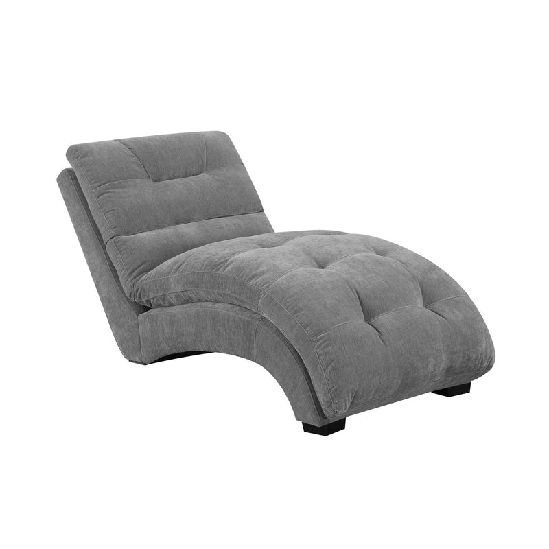 Dominick Chaise in Amigo